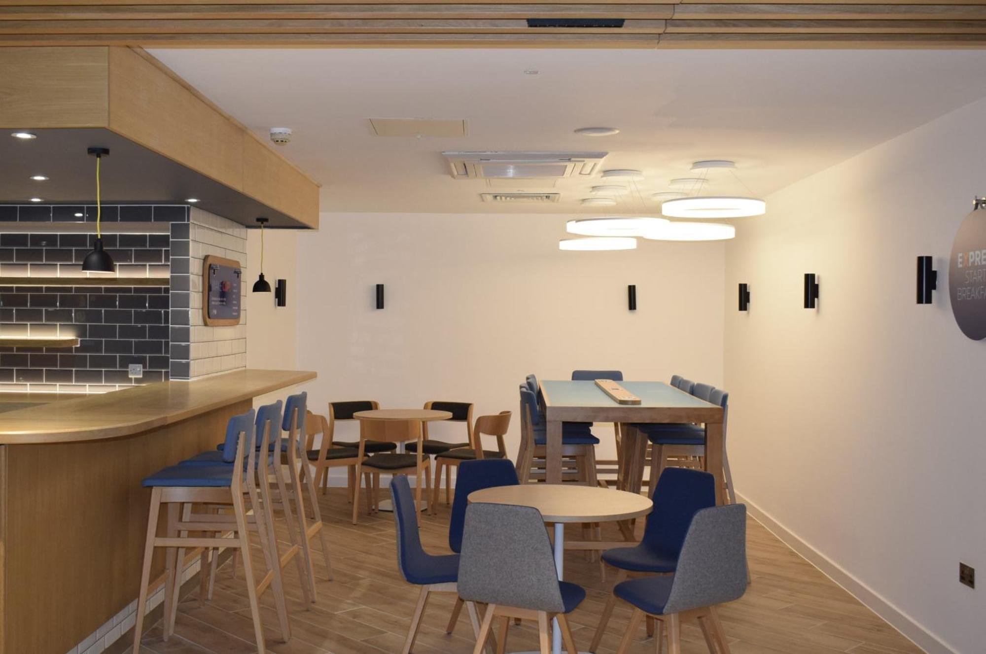 Holiday Inn Express London Croydon By Ihg Exterior photo