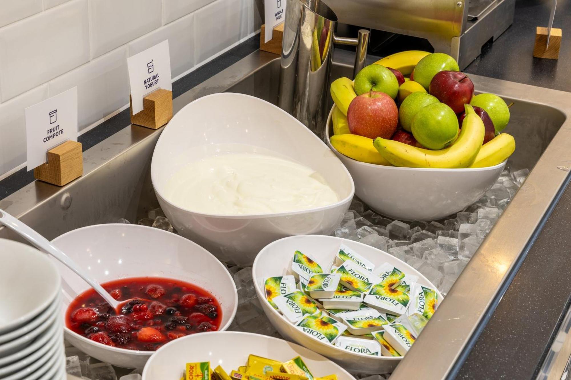 Holiday Inn Express London Croydon By Ihg Exterior photo