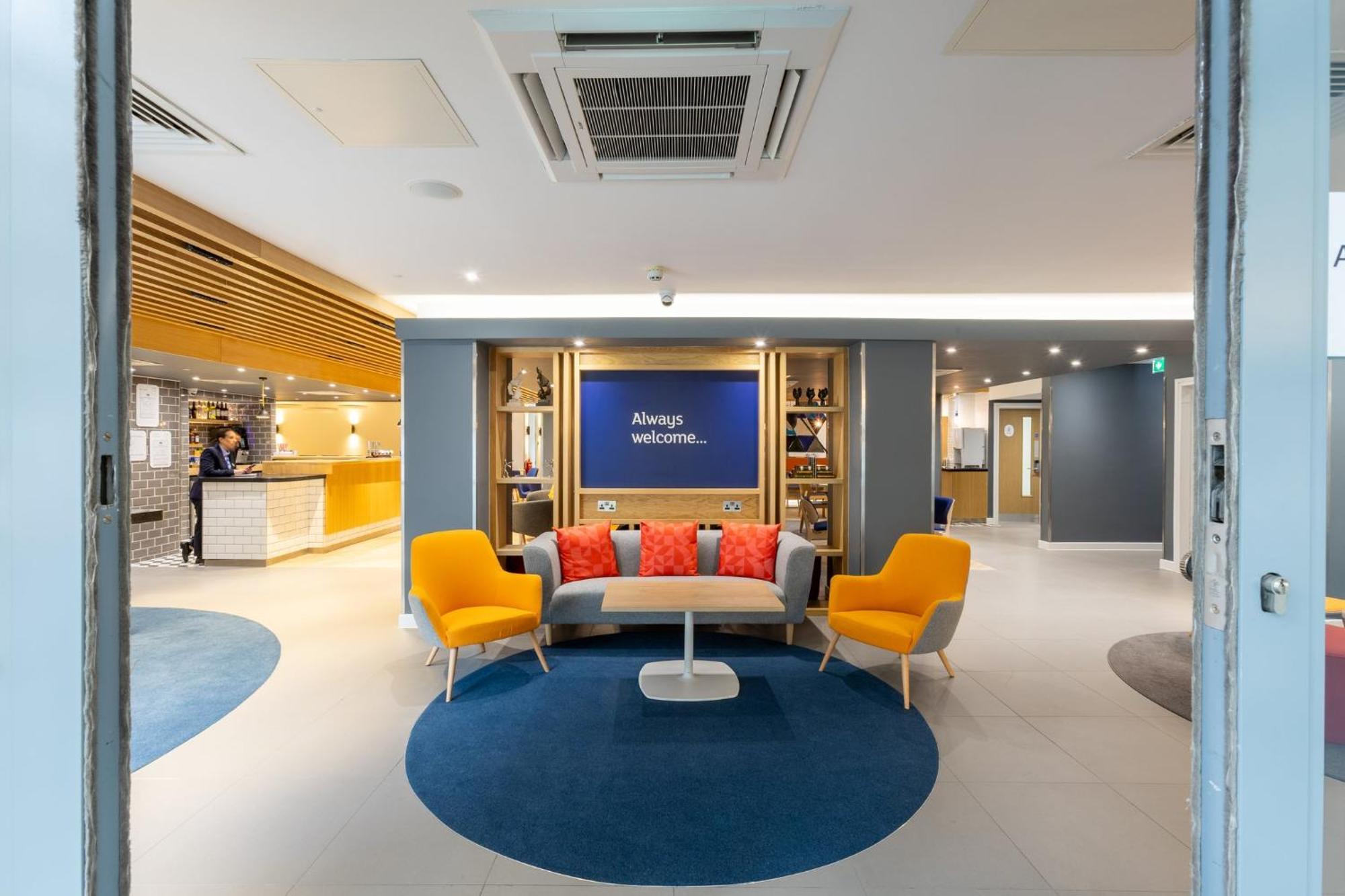 Holiday Inn Express London Croydon By Ihg Exterior photo