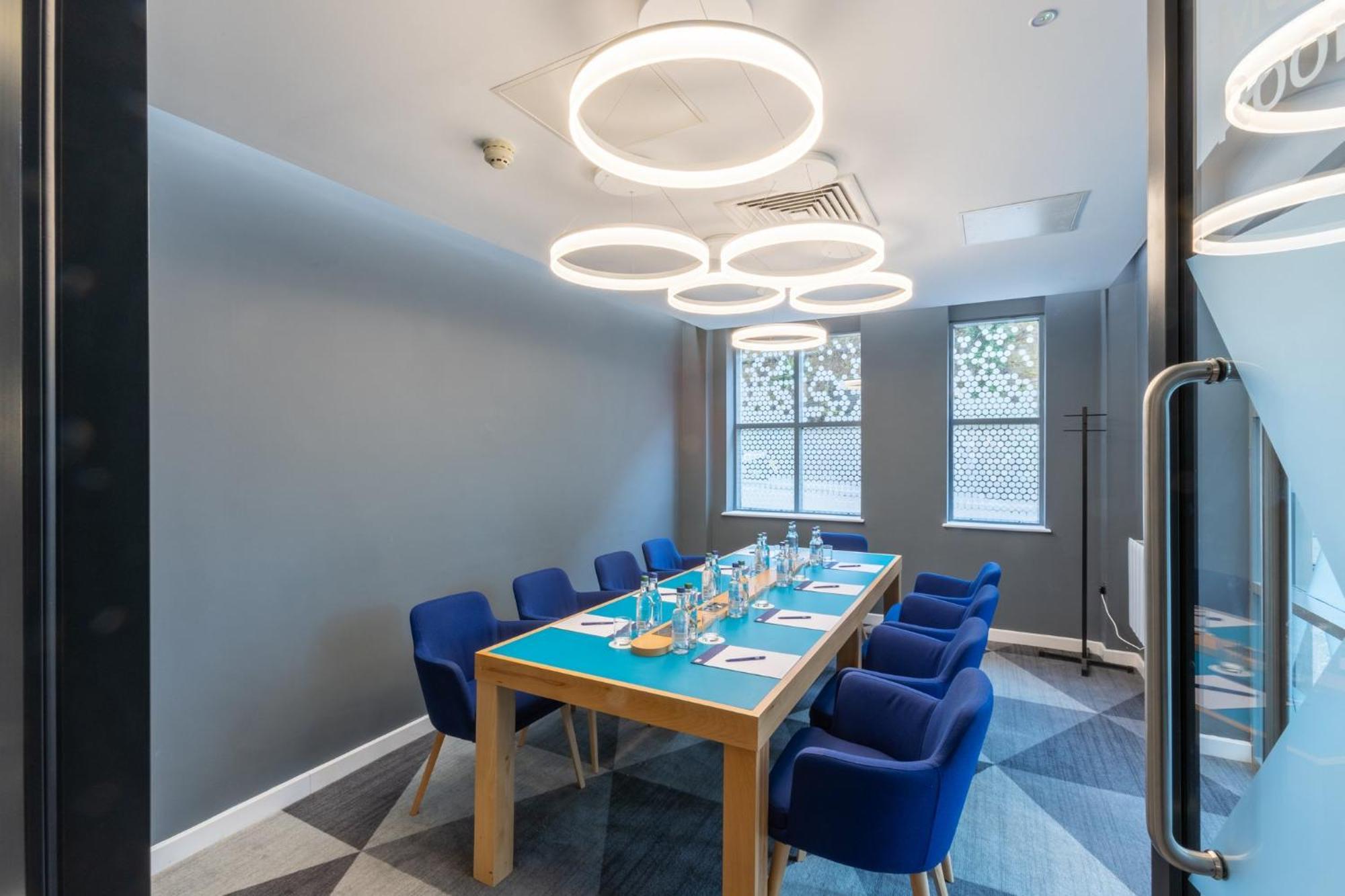 Holiday Inn Express London Croydon By Ihg Exterior photo