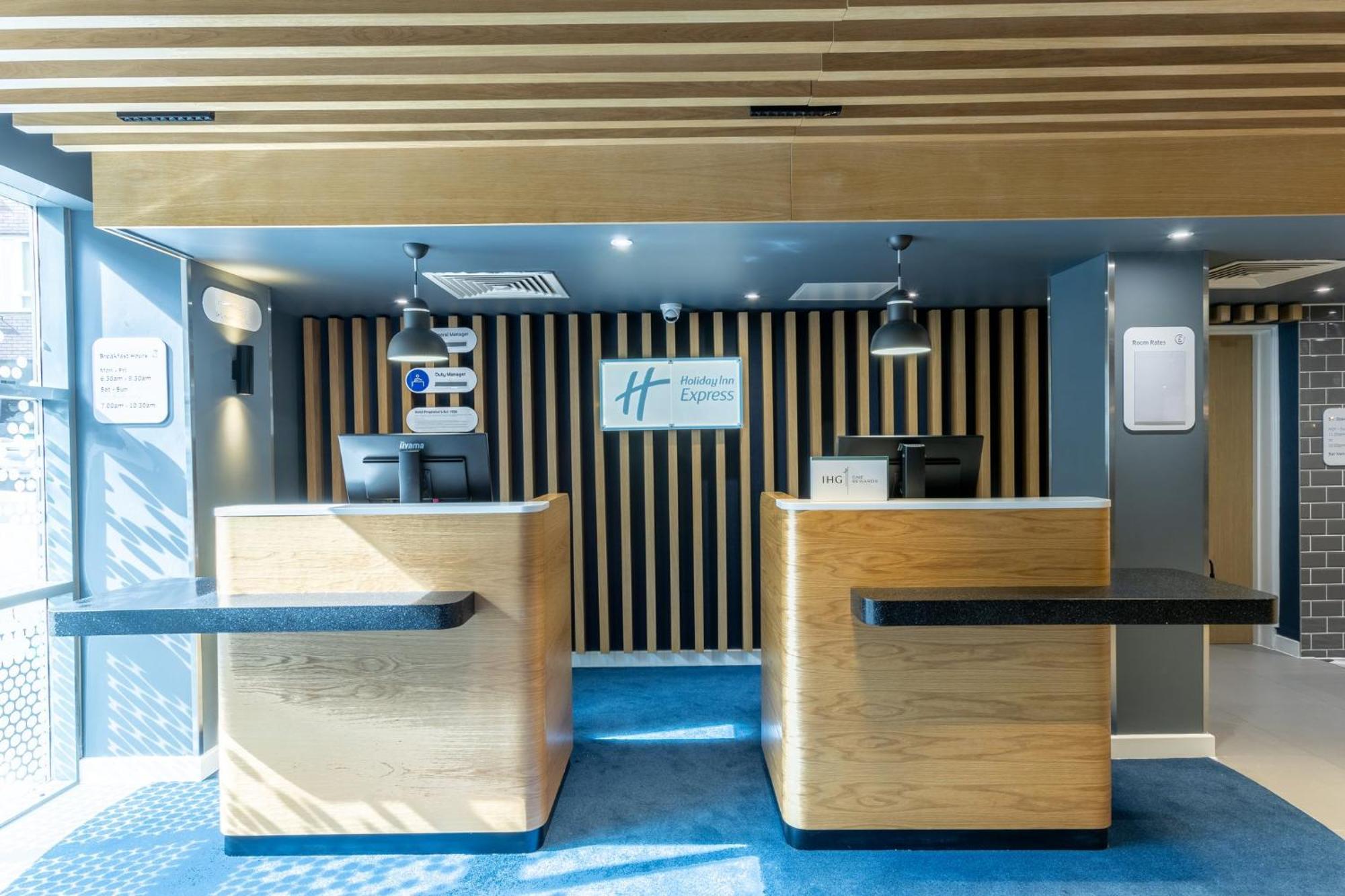 Holiday Inn Express London Croydon By Ihg Exterior photo