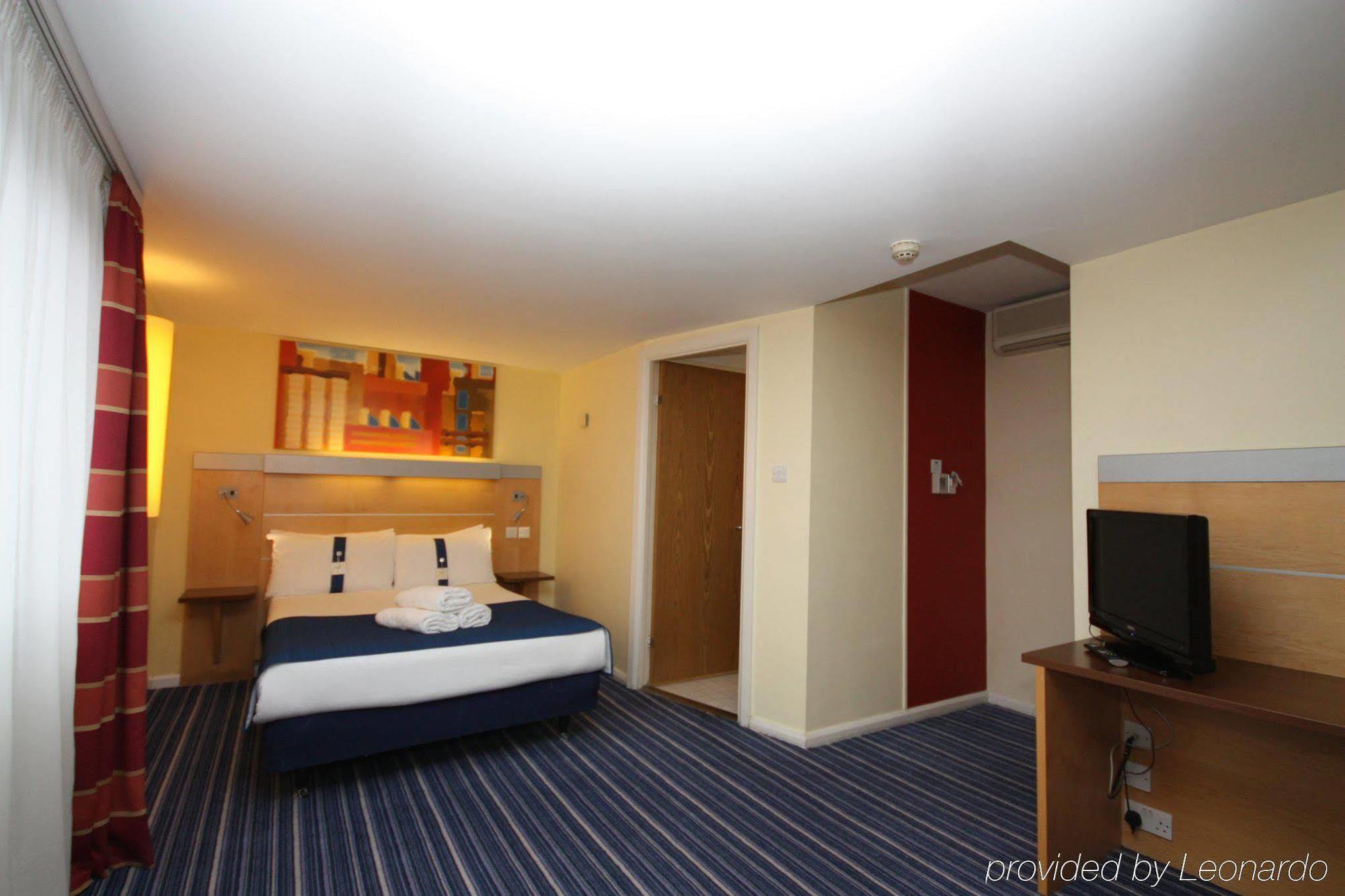 Holiday Inn Express London Croydon By Ihg Exterior photo