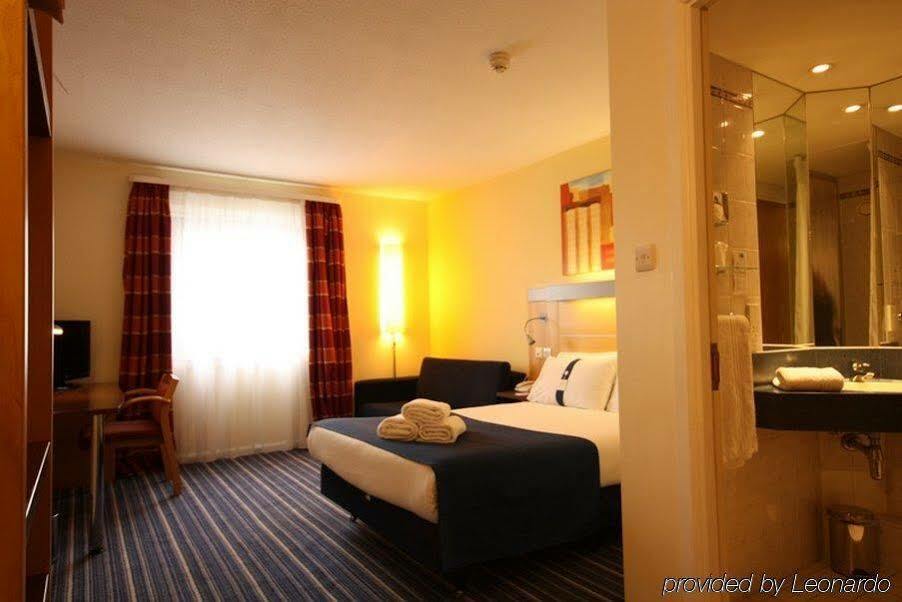 Holiday Inn Express London Croydon By Ihg Exterior photo